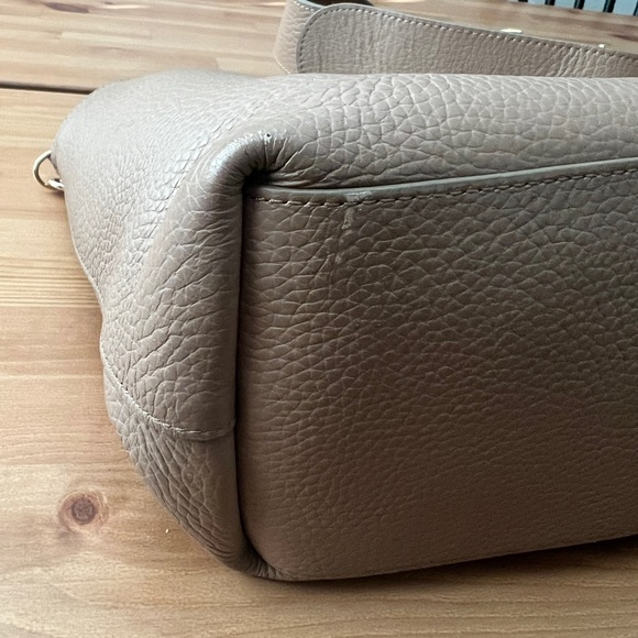 Cuyana 16 Inch System Tote in Cappuccino Pebbled Leather - Picture 4 of 7